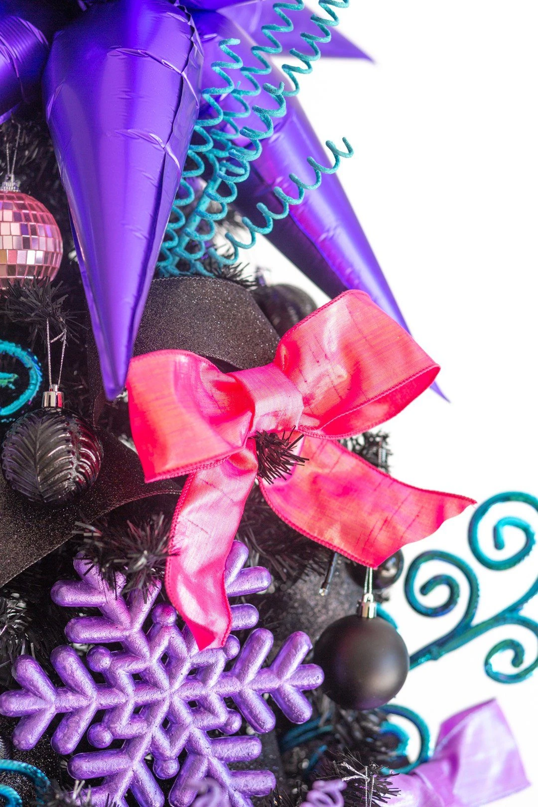 10’ Black Artificial Christmas Tree With 950 Clear LED Lights And 3056 Tips 10 10’ Black Artificial Christmas Tree With 950 Clear LED Lights And 3056 Tips - Image 10