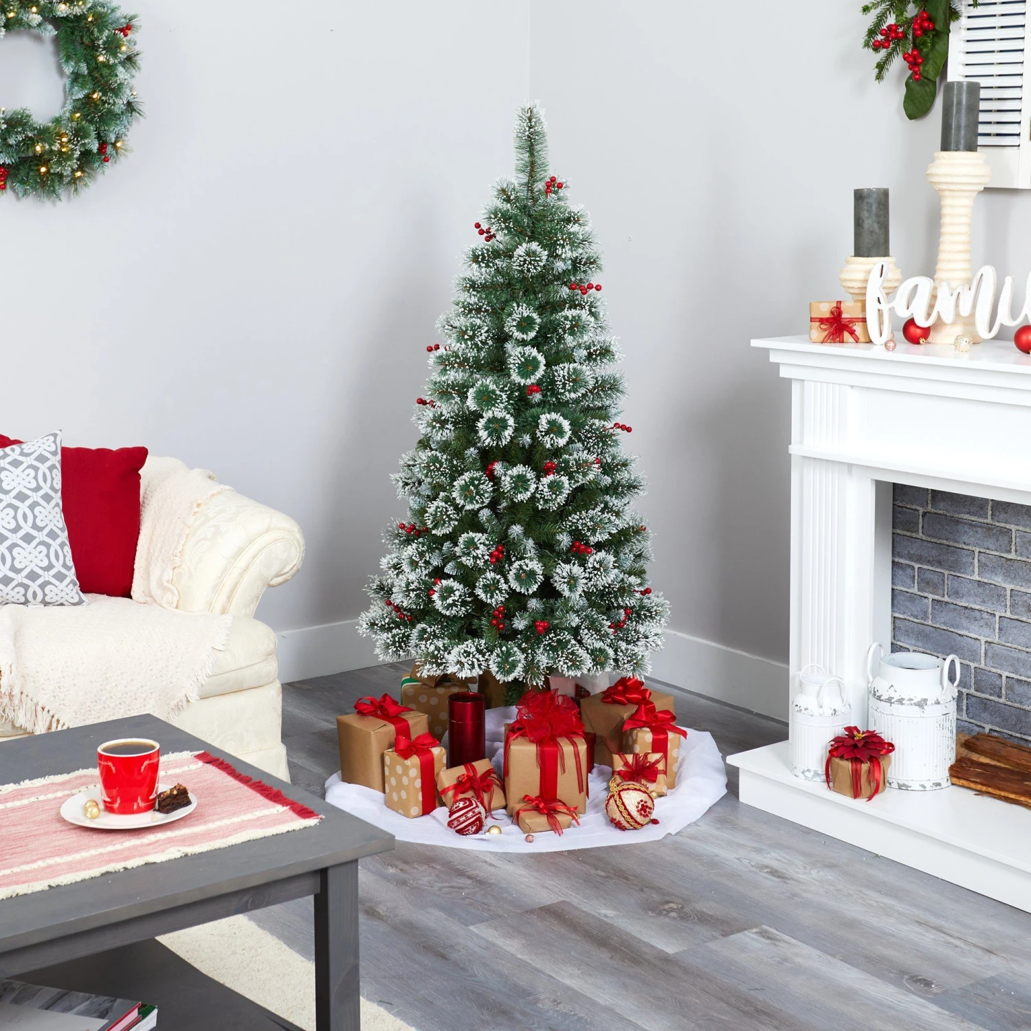 5’ Frosted Swiss Pine Artificial Christmas Tree With 200 Clear LED Lights And Berries 7 5’ Frosted Swiss Pine Artificial Christmas Tree With 200 Clear LED Lights And Berries - Image 7