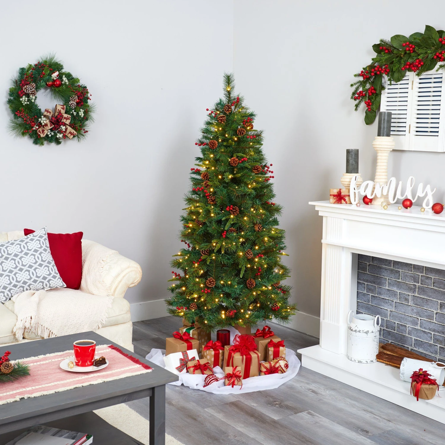 6’ Mixed Pine Artificial Christmas Tree With 250 Clear LED Lights, Pine Cones And Berries 7 6’ Mixed Pine Artificial Christmas Tree With 250 Clear LED Lights, Pine Cones And Berries - Image 7